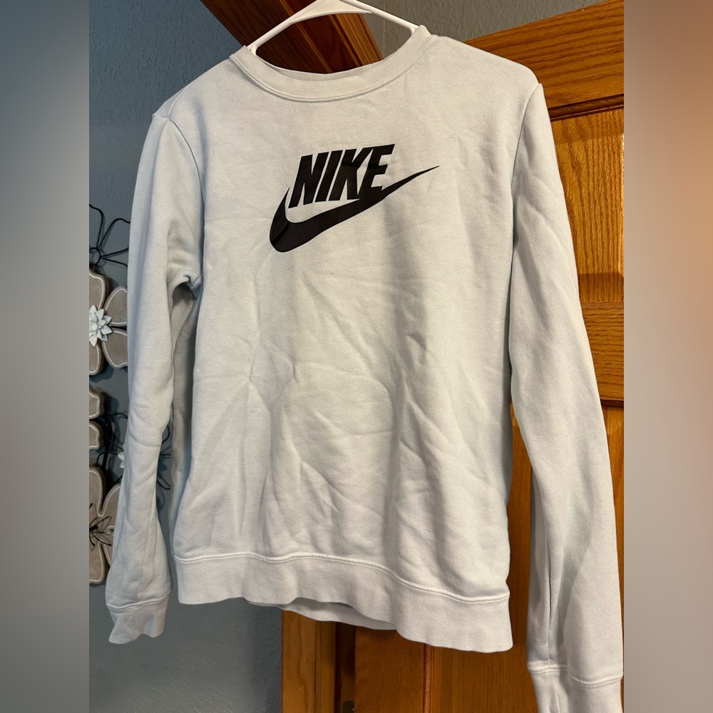Womens Nike crew neck